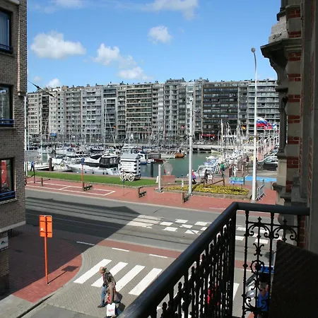 In By Marina, Cleaning Included Blankenberge